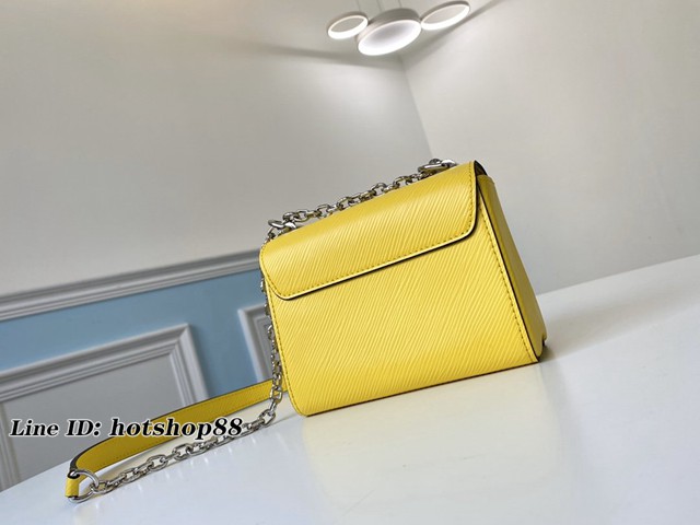 路易威登LV女包 M56119 黃色迷你 Twist迷你手袋 LV水波紋銀色鏈條斜挎包 xxlv2590